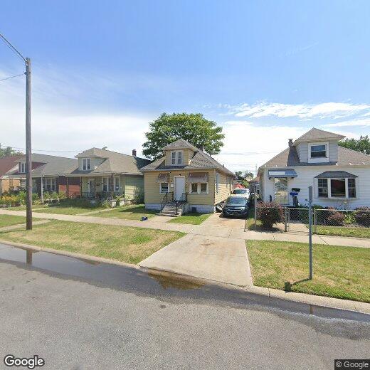 Primary Photo - Charming & Renovated