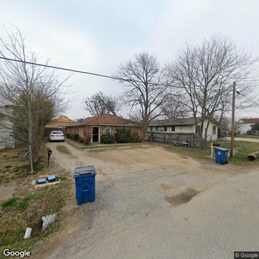 305 E Chestnut St, Kaufman, TX 75142 Townhome Rentals in Kaufman TX