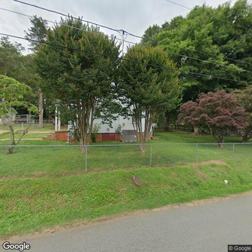 Primary Photo - 1802 N Davis Ave