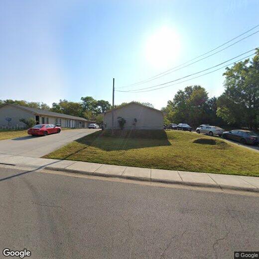 Primary Photo - 211 Oak St
