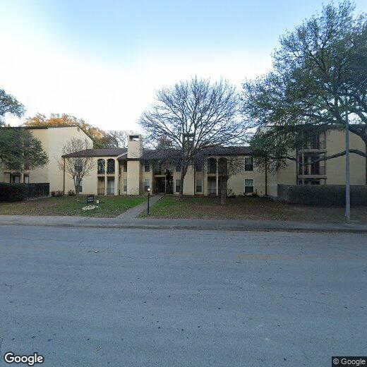 Foto principal - 8702 Village Dr