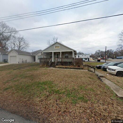 Primary Photo - 610 E Albert Ave
