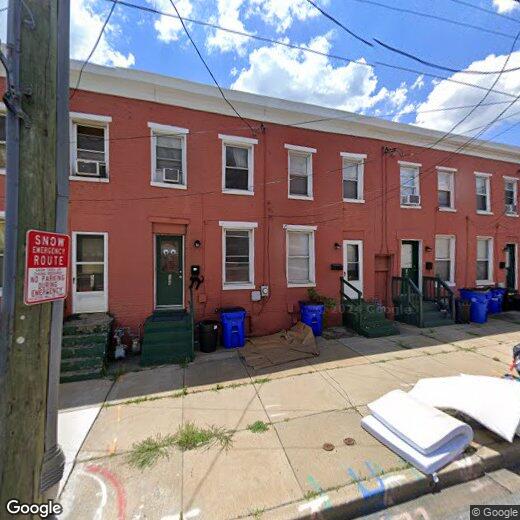 Primary Photo - 142 E South St