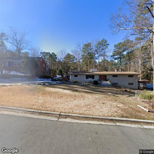 Foto principal - 1024 Red Roses Ave