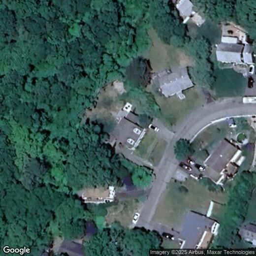 Primary Photo - 11 Clearwater Dr