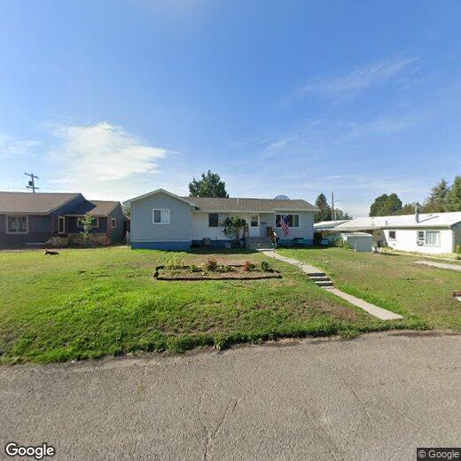 Primary Photo - 2 Bedroom House on the Flats with a finish...
