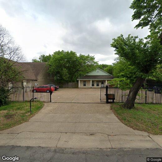Primary Photo - 912 Oakwood Ave