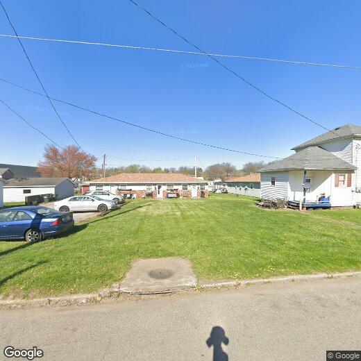 53 N Pembroke Ave, South Zanesville, OH 43701 Room for Rent in South