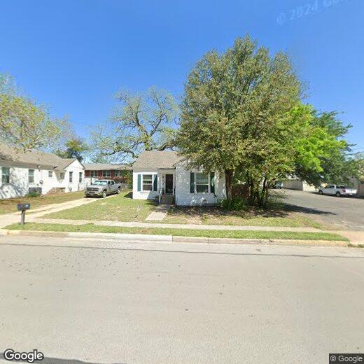 Foto principal - 128 W Oak St