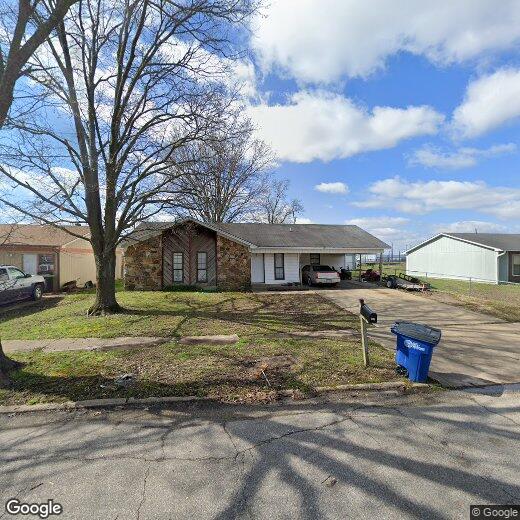 Primary Photo - 1103 WE Catt St