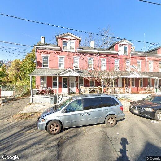 Foto principal - TRENTON -3 BED 1.5 BATH