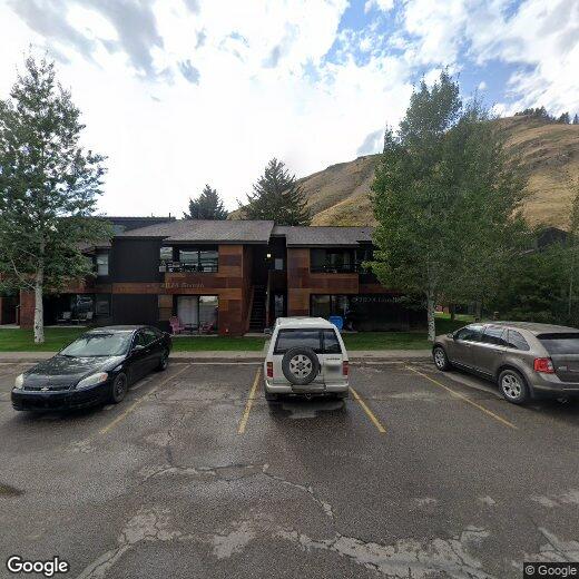 Primary Photo - 355 W Deloney Ave