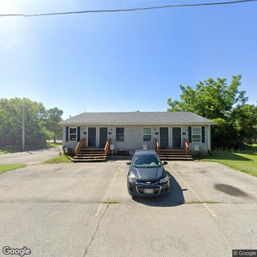 Primary Photo - 740 W Wood St