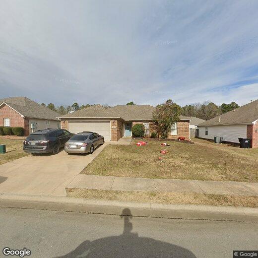 Primary Photo - 1729 White Oak Ln
