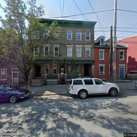 Primary Photo - 318 S Queen St