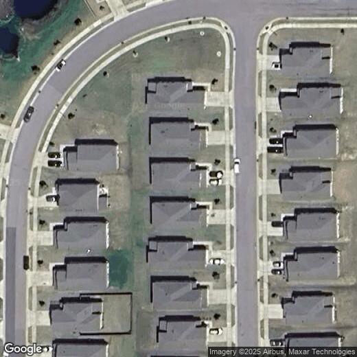 Foto principal - Spacious 4-bedroom home with large loft! A...