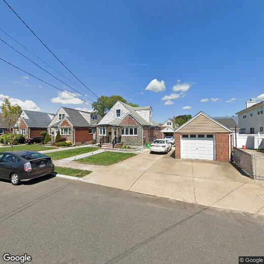 142525 Broadway Unit 3R, New Hyde Park, NY 11040 Room for Rent in New Hyde Park, NY