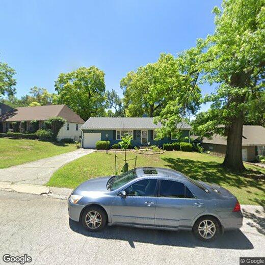 Primary Photo - 1005 W 90th Terrace