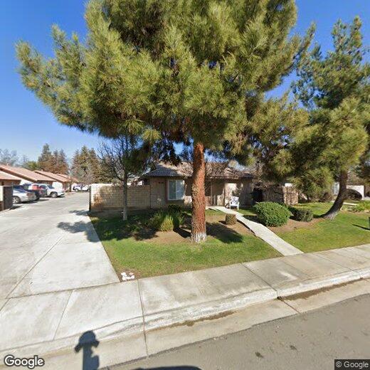 8118 Whitewater Dr, Bakersfield, CA 93312 Room for Rent in