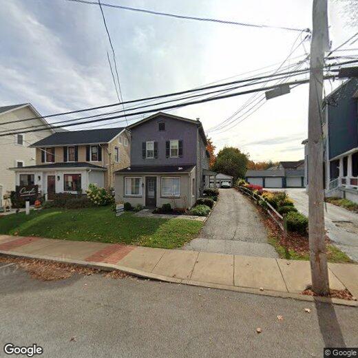 Primary Photo - 334 E King St