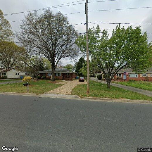 Primary Photo - 912 Lakeview Dr