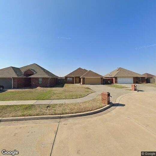 2305 SW Rolling Hills Pl, Lawton, OK 73505 House for Rent in Lawton