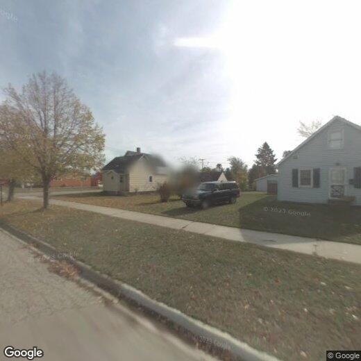 421 Minnesota Ave, Gladstone, MI 49837 House for Rent in Gladstone, MI