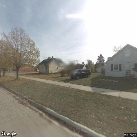 421 Minnesota Ave, Gladstone, MI 49837 House for Rent in Gladstone