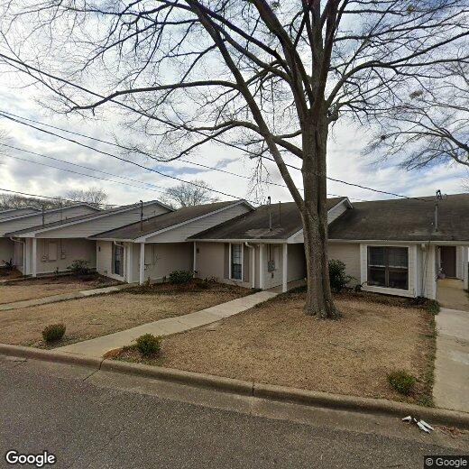 135 Cedar Ct, Wetumpka, AL 36092 Room for Rent in Wetumpka, AL
