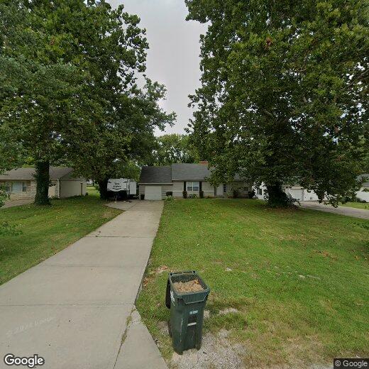 Foto principal - LARGE BACKYARD!!!
