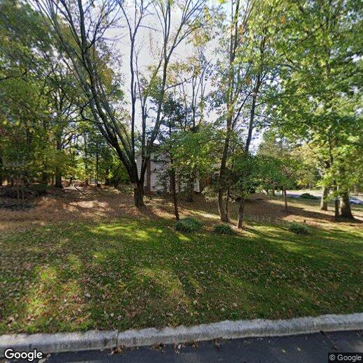Foto principal - 1 Thruway Dr