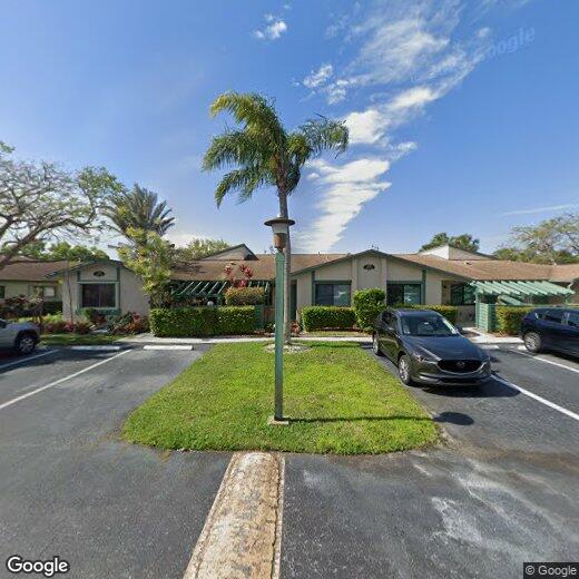 Primary Photo - 452 Lakeview Dr
