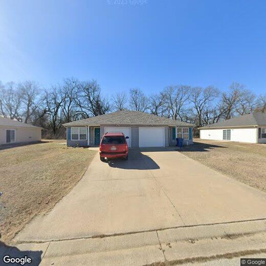 Primary Photo - 208 Haley Pl