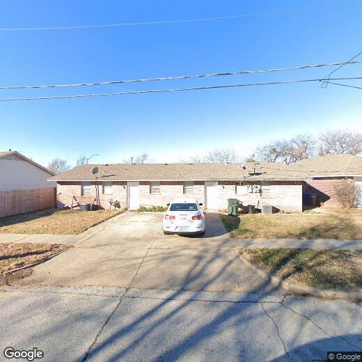 Primary Photo - 829 Russell Cir