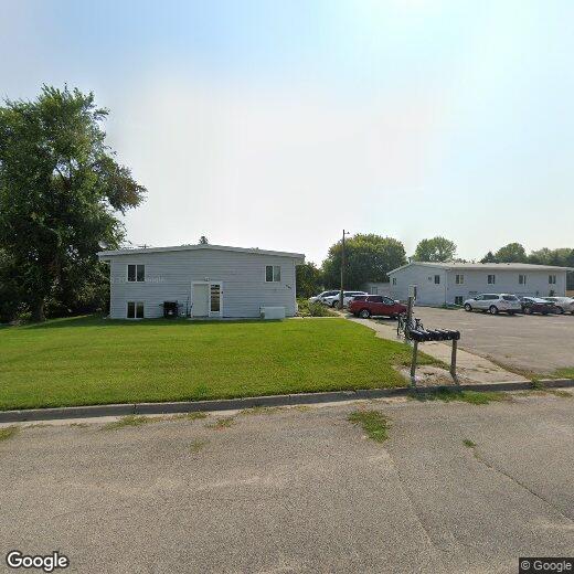 906 Lowell St, Crookston, MN 56716 Apartment for Rent in Crookston