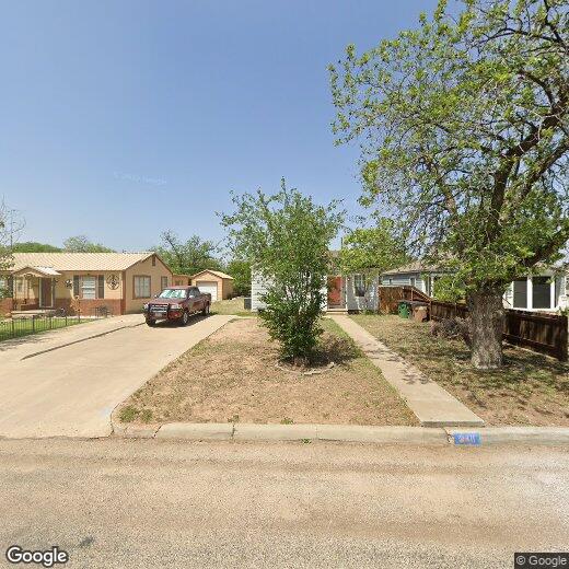 Foto principal - COMING JULY!!! 2 Bed 1 Bath Home!!