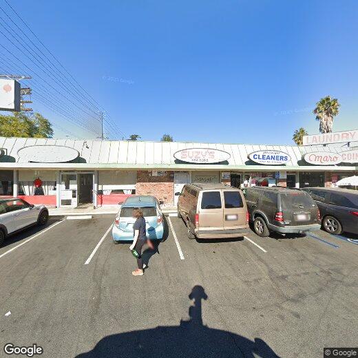 Primary Photo - 1820 Hillhurst Ave