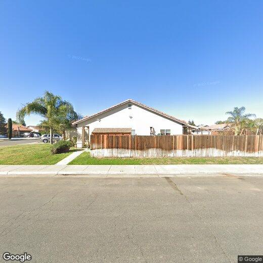 Primary Photo - 4 bedroom/ 2 bathroom house located in sou...