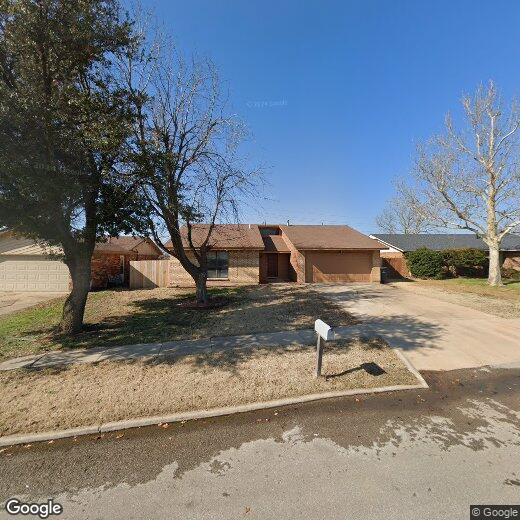 Primary Photo - 813 SW Chaucer Dr