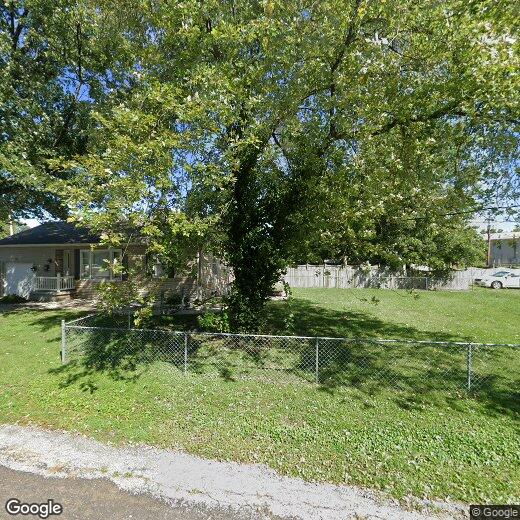 Primary Photo - 402 S Apple St