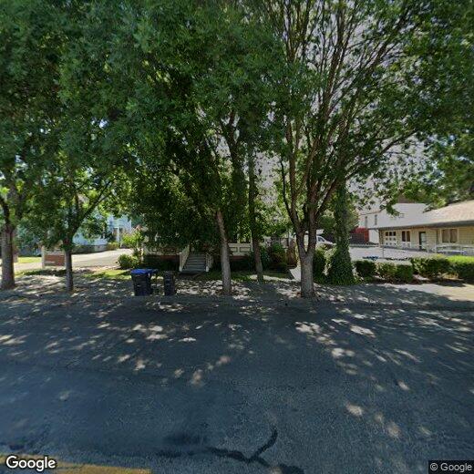 Primary Photo - 516 S School St