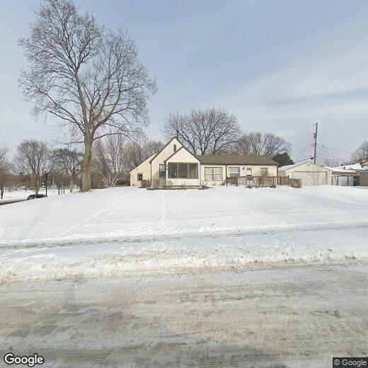 Primary Photo - 3 Bed 2 Bath overlooking Armatage Park! $2...