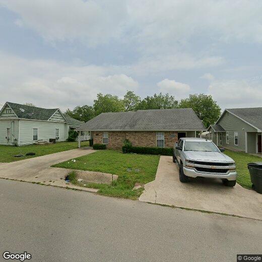 Primary Photo - 103 S McPherren Ave