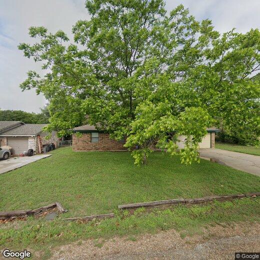 Primary Photo - 221 Redbud St