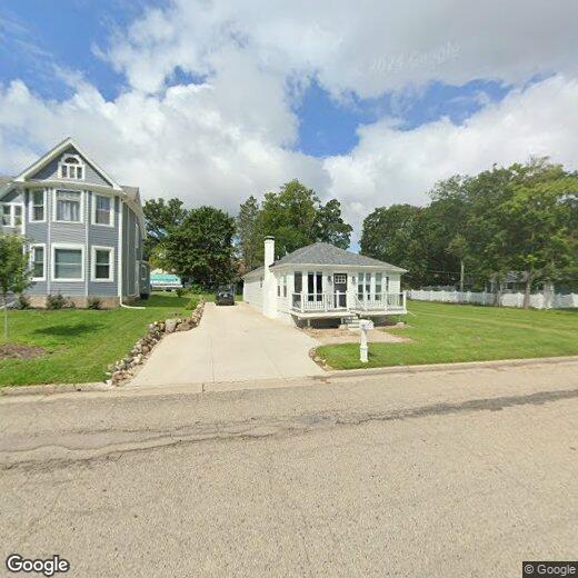 Primary Photo - 122 Williams St