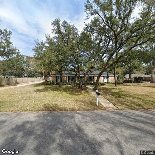 Primary Photo - 831 Bay Cliffs Rd