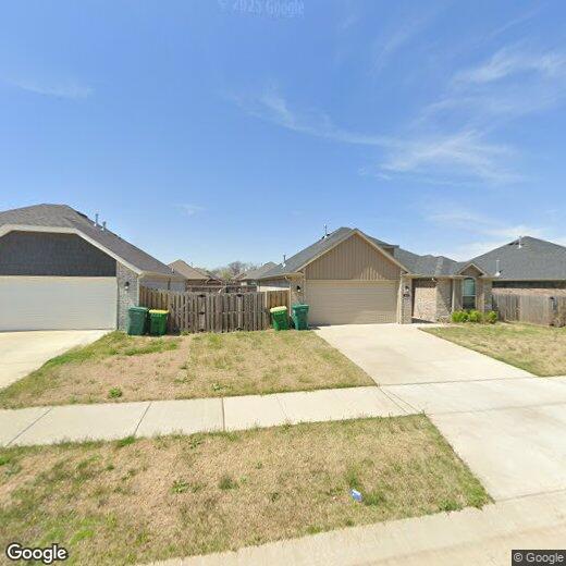 Primary Photo - 329 W Tyler Rd