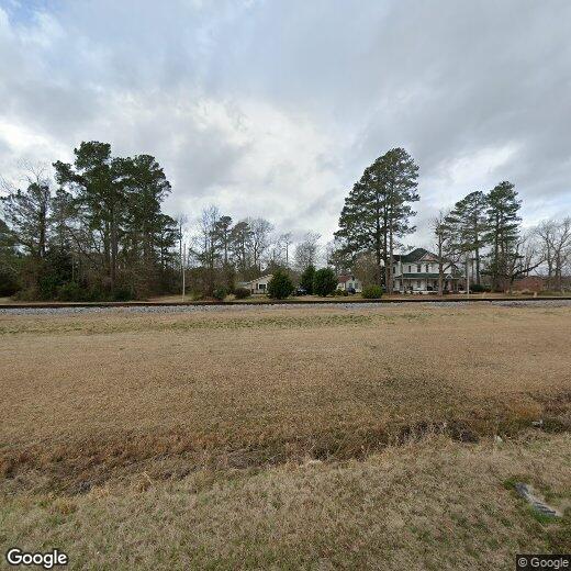 615 NE Railroad St Unit E, Wallace, NC 28466 Room for Rent in Wallace