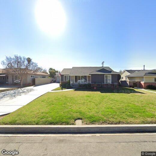 Primary Photo - 1122 W Greendale St