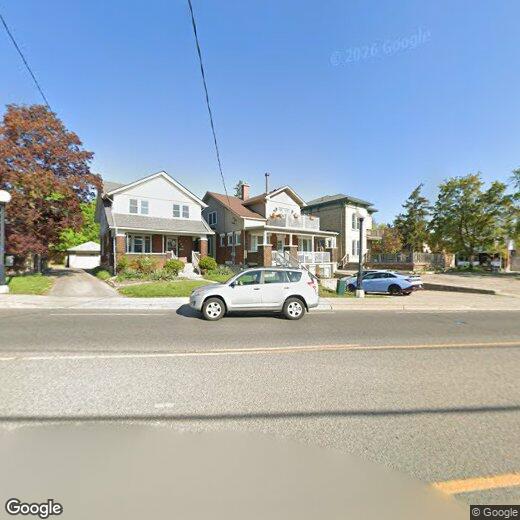 702 Queen St S, Kitchener, ON N2M 1A3 House for Rent in Kitchener, ON